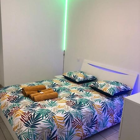 Superbe Appartement Roanne Bagian luar foto